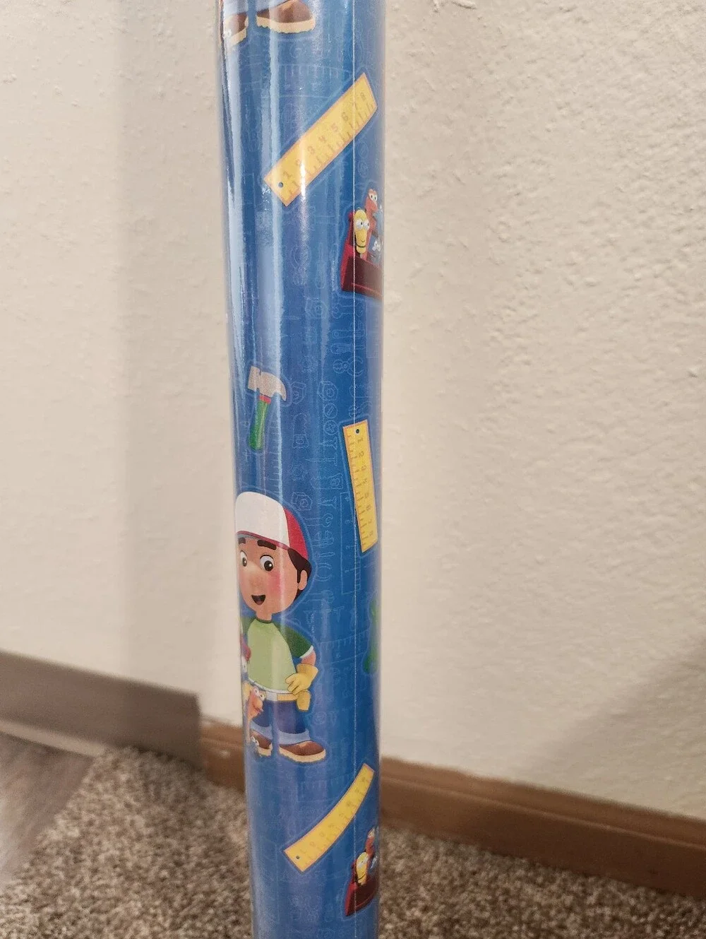 SEALED / NEW Handy Manny Blue 20sqft Wrapping Paper Disney Hallmark 3JRH31F